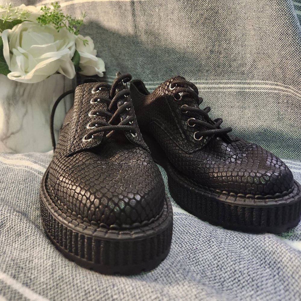Katy Perry loafers